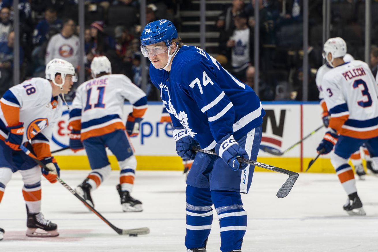 New York Islanders v Toronto Maple Leafs