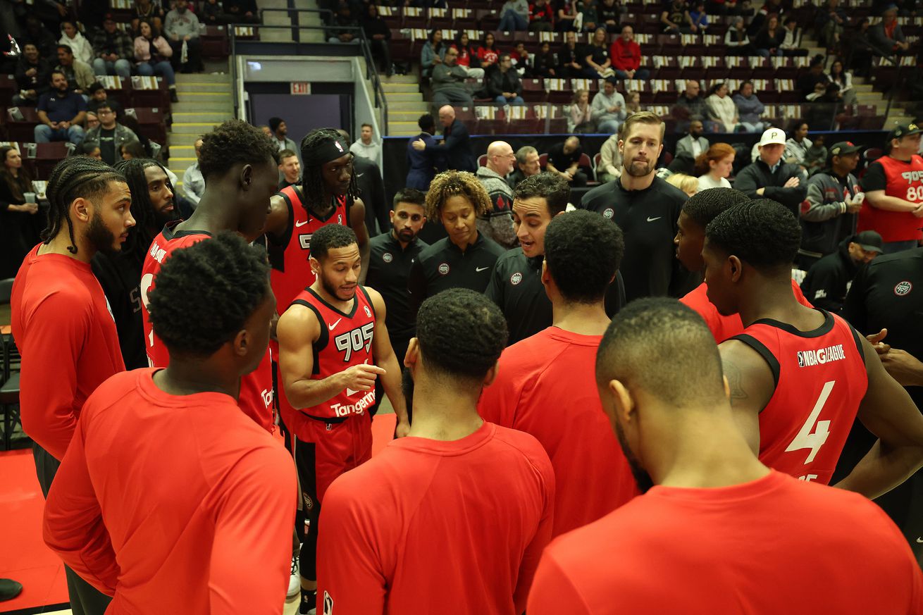 Raptors 905 play the College Park SkyHawks