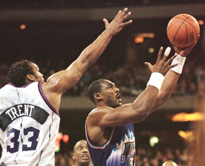 Toronto Raptor Gary Trent (L) tries unsuccesfully