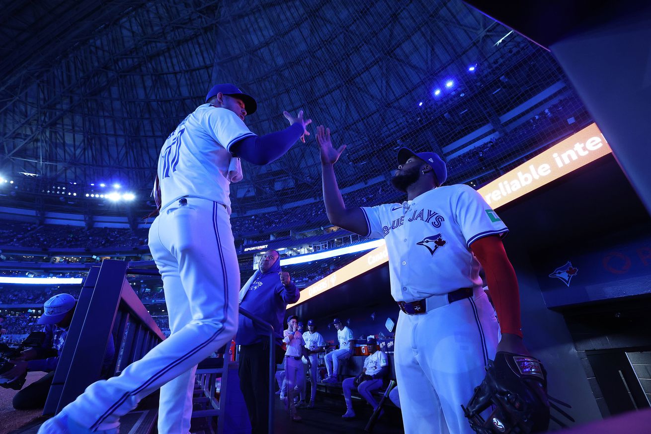 Toronto Blue Jays beat the Cincinnati Reds 10-3