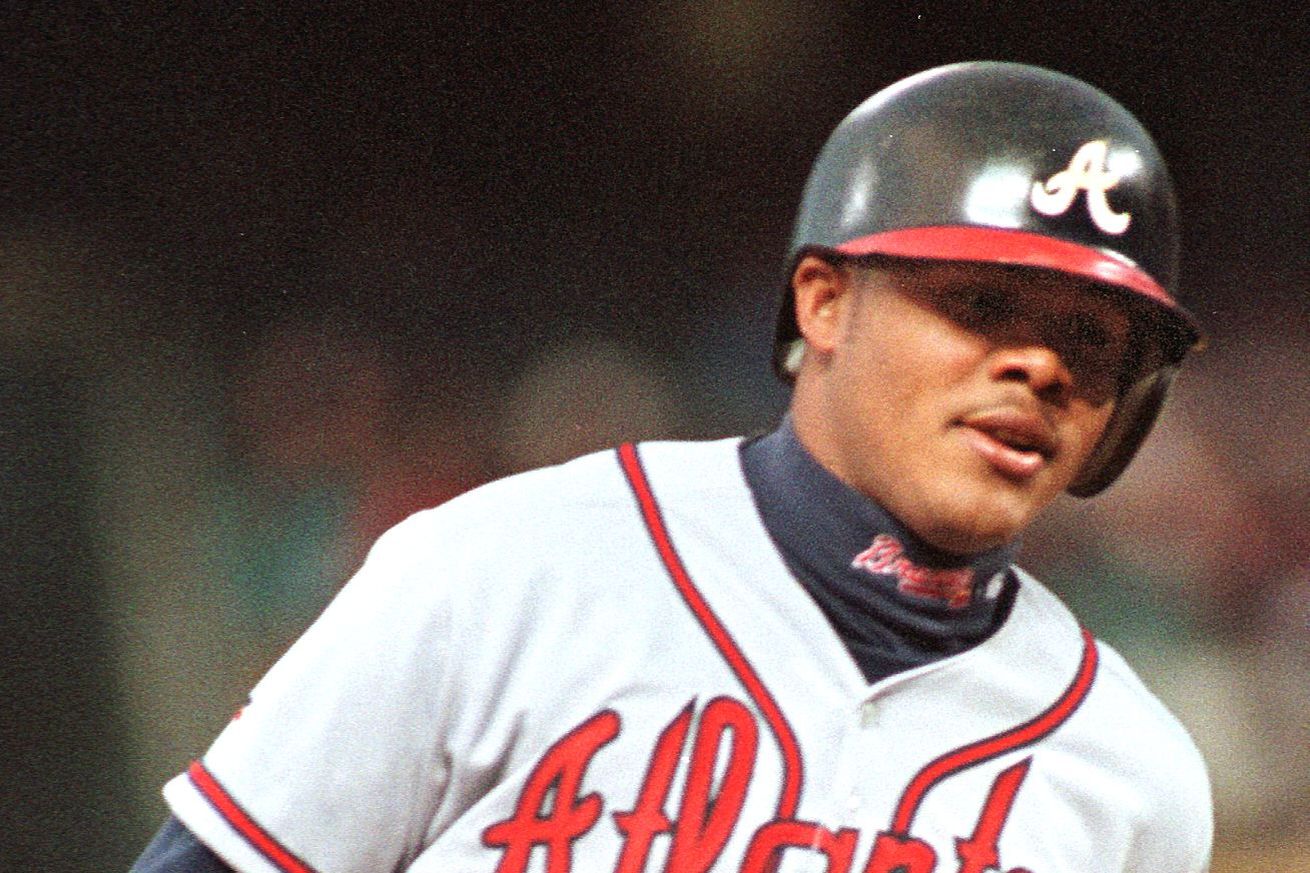 Atlanta Braves Andruw Jones rounds third base afte